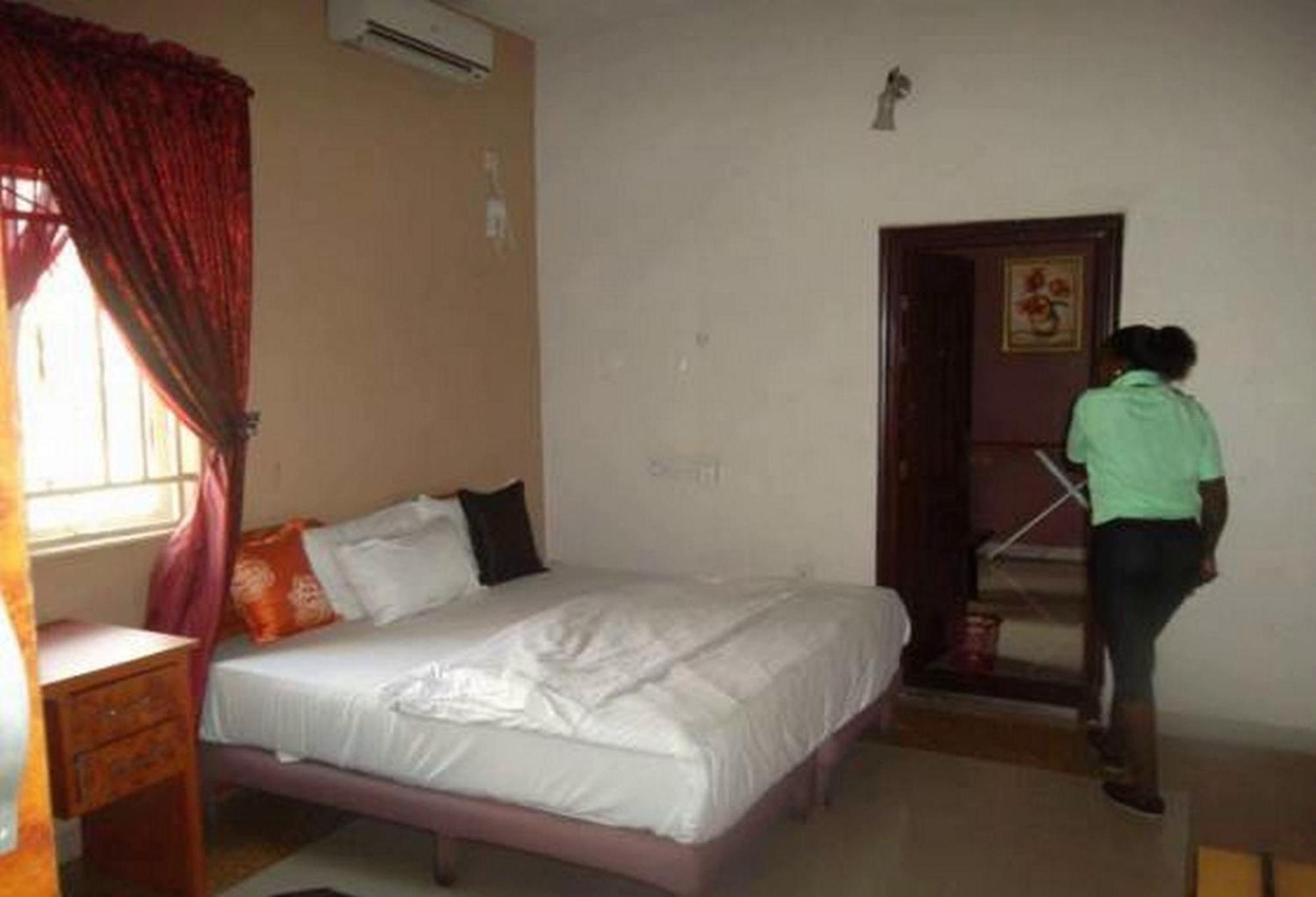 Room In Lodge - Clen-Phil Hotels And Suite 哈科特港 外观 照片